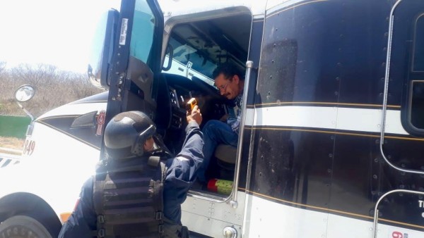 SSP estatal aplica cerco sanitario contra Covid-19 en la autopista Mazatlán-Durango