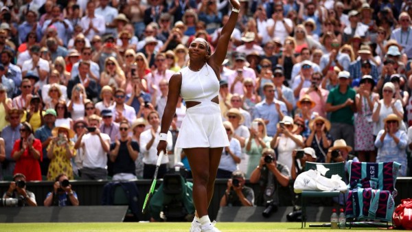 Serena Williams supera en dos sets a Barbora Strycova. (Foto: @WTA)
