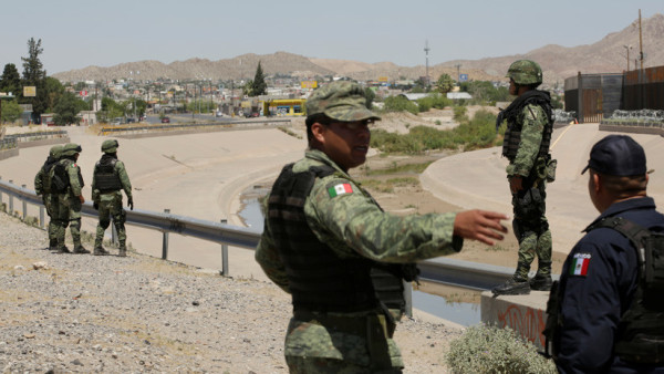 México envió 25,500 militares a sus fronteras para controlar migración, reconoce Sedena