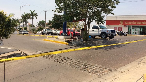 Matan a balazos a un hombre afuera de un banco en Montebello, en Culiacán