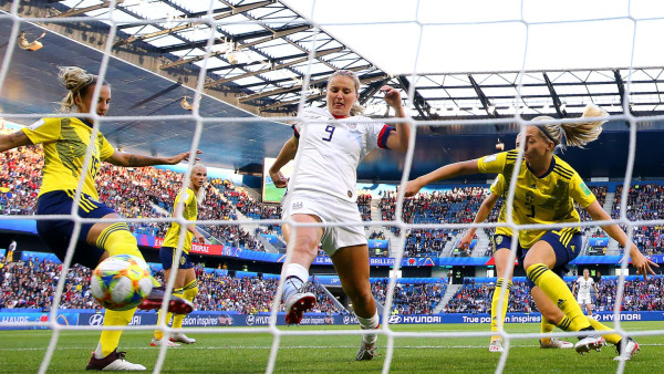 Estados Unidos vence a Suecia y avanza invicto a octavos de final del Mundial Femenil