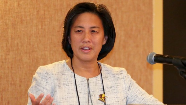Marlins de Miami contrata a Kim Ng, la primera gerente general femenina en GL