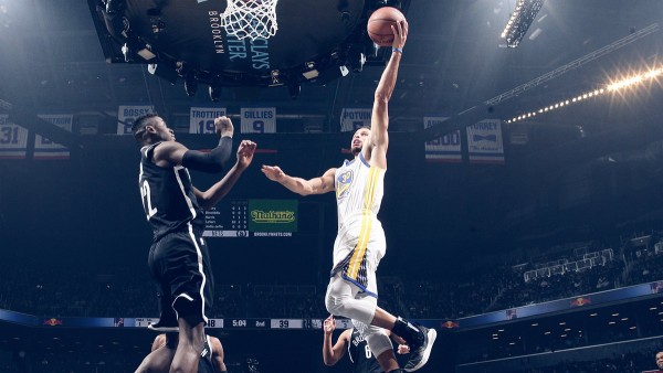 Stephen Curry anota siete triples e impone récord en NBA