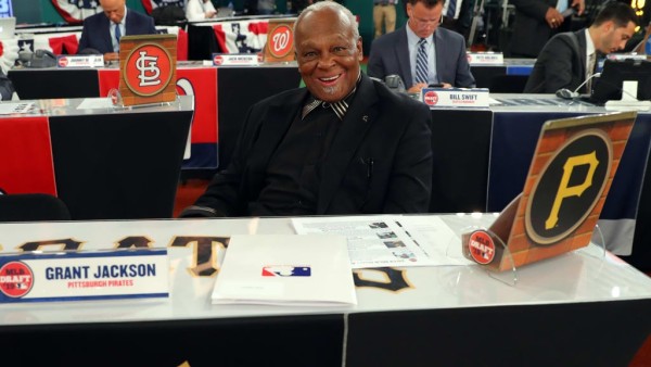 Grant Jackson tuvo complicaciones por el Covid-19 y falleció a los 78 años de edad.