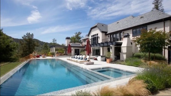Justin Bieber compra mansión en Los Ángeles por 25.8 millones de dólares