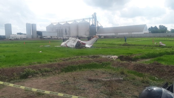 Se desploma avioneta en Navolato; fallecen dos adultos y un menor de edad