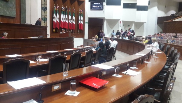 Por primera vez, descuentan dieta a 15 diputados de Sinaloa; les tumban casi $4,700 por irse de pinta