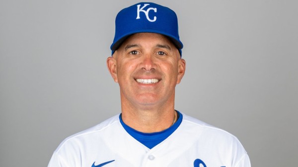 Pedro Grifol ha sido coach de banca de los Reales de Kansas City en las últimas temporada.