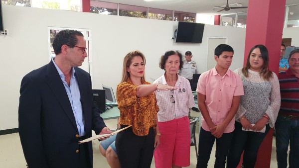 Piden voto de confianza para Fernanda Oceguera, ahora como recaudadora de rentas en Escuinapa