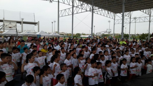 Se registra buena participación en la carrera.