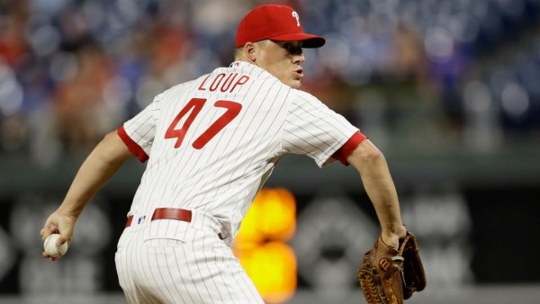 Aaron Loup se viste de fraile.