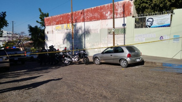Estudiante de la UAS resulta herido de bala al manipular una pistola en Culiacán