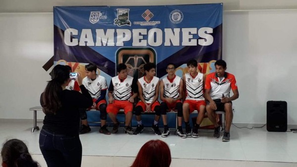 Reciben su recompensa primeros campeones de la Copa Condors de la Amistad 2019