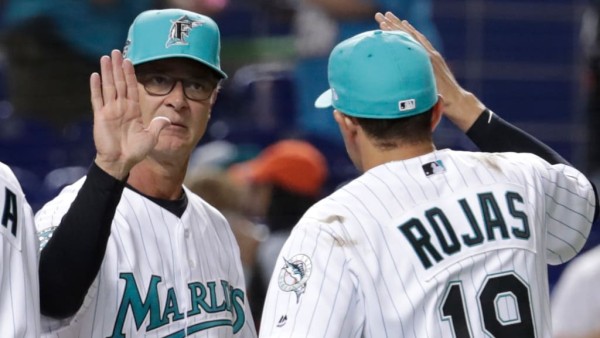 Don Mattingly seguirá con Marlins.