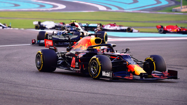 El holandés Max Verstappen (Red Bull) ganó el Gran Premio de Abu Dhabi. Foto: Twitter @redbullracin