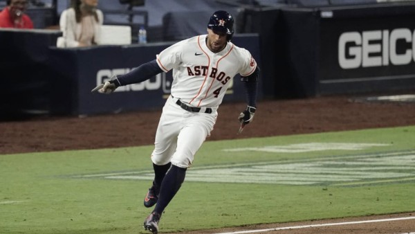 George Springer jugará oficialmente para los Azulejos de Toronto por los próximos seis años.