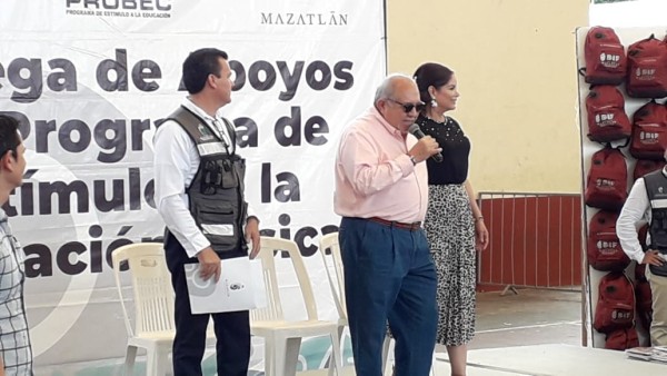 Alcalde de Mazatlán arma cooperacha para damnificados de tormenta Ivo