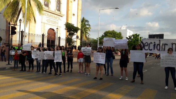 Reprueban feministas dictamen contra el aborto