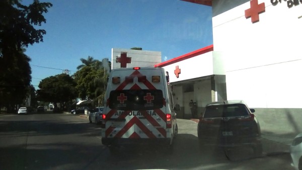 Niña de dos años cae de unas escaleras y resulta herida de gravedad, en Navolato