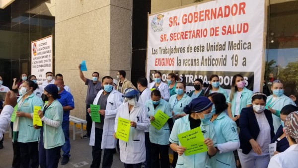 Médicos del IMSS Humaya en Culiacán exigen aplicación de vacuna contra el Covid-19