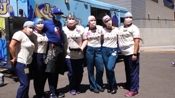 Jeremy Jeffress reparte comida desde su propio camión