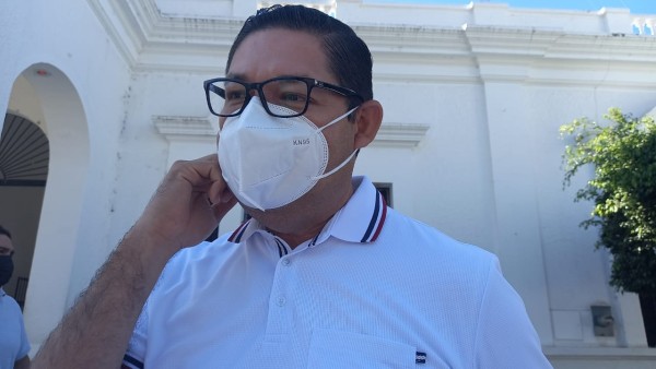 Alcalde de Escuinapa reprocha a medios exhibición de su fiesta; los acusa de recibir su 'dinerito'