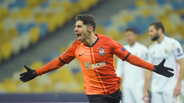 Real Madrid perdió ante el Shakhtar y puso en riesgo su clasificación a octavos de Champions.