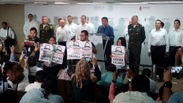 Exigen periodistas a Osorio Chong justicia para Javier Valdez