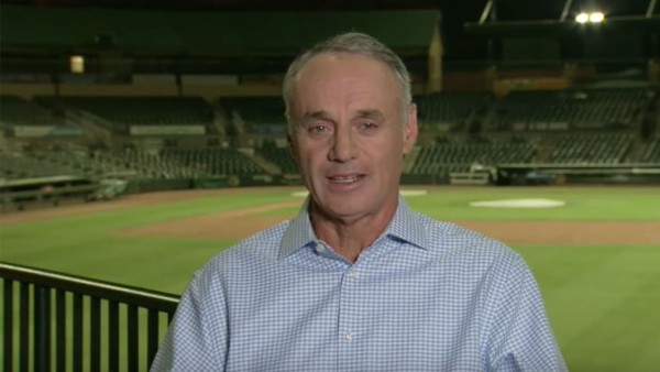 Rob Manfred busca que el beisbol traiga esperanza