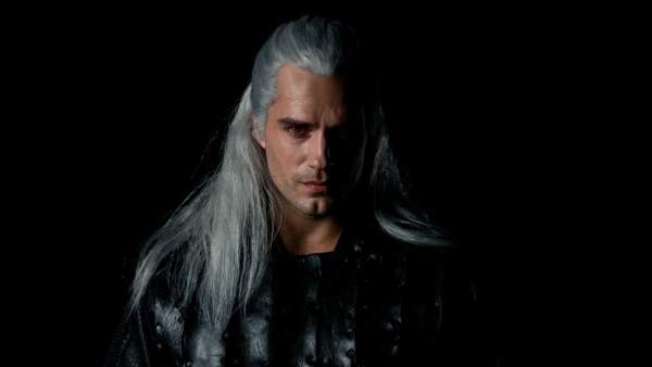 Netflix muestra a Henry Cavill como Geralt de Rivia para anunciar el rodaje de The Witcher