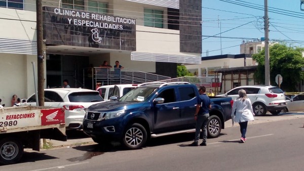 "Asesinan a balazos a un hombre dentro de su camioneta, en Culiacán"