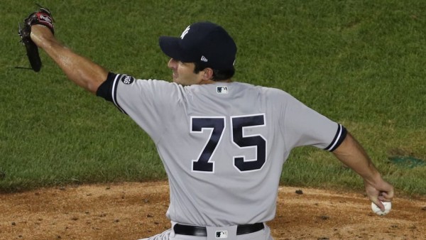 David Hale pasa a Filis.