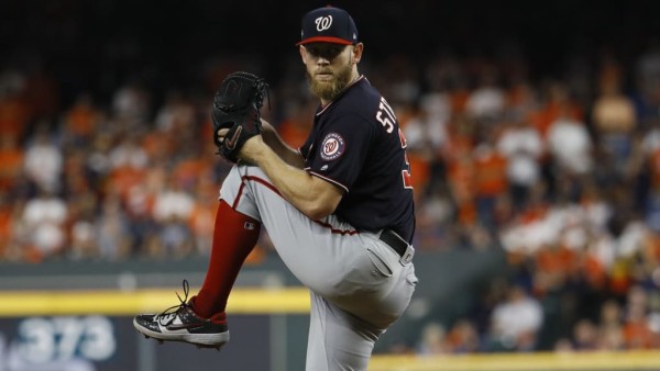 Angelinos se reúnen con Stephen Strasburg