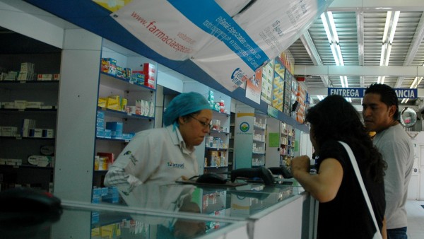 Gobierno de AMLO y ONU firman convenio para compra consolidada de medicinas en el extranjero