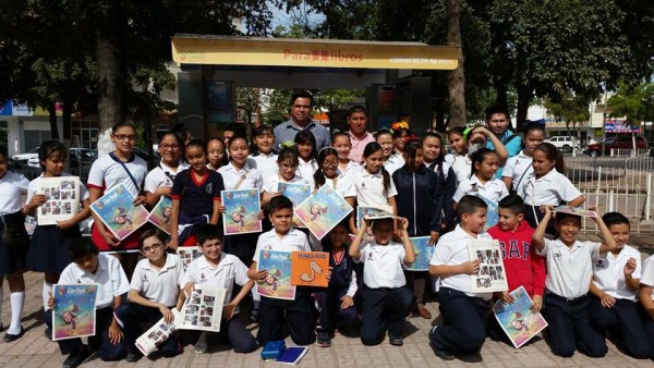 Diversas actividades llevan a cabo para celebrar el Día Mundial del Libro.
