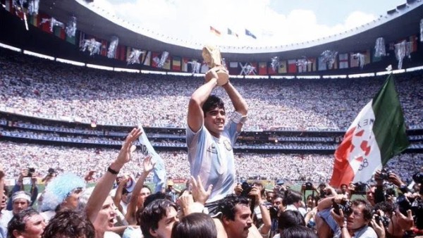 DIEGO ARMANDO MARADONA. La vida de uno de los más grandes futbolistas de la historia