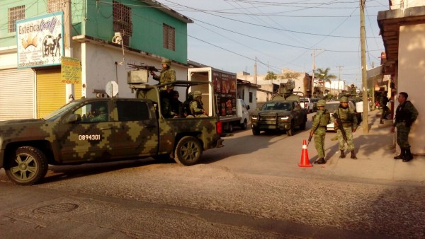 Detiene el Ejército a seis hombres en una fiesta, en Culiacán