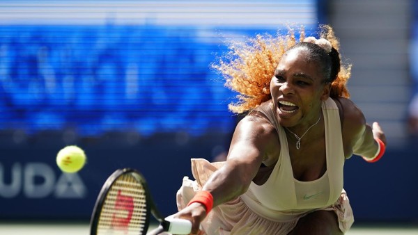 Serena Williams necesitó 2 horas y 27 minutos para conseguir el triunfo. (Twitter @usopen)