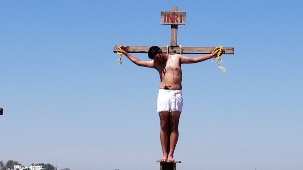 Amar hasta que duela: la enseñanza de Jesucristo en el Viacrucis en Culiacán