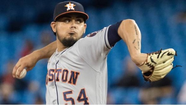Roberto Osuna se fue 12 de 12 con Astros.