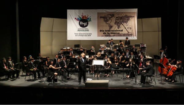 La Banda está integrada por 70 jóvenes que son dirigidos por el maestro Baltazar Hernández Cano.