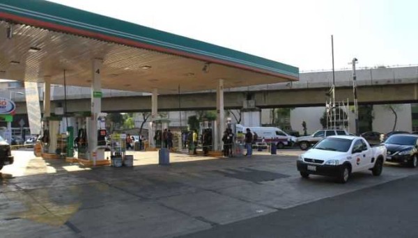 SAT registra 194 gasolineras con inconsistencias fiscales por $3 mil 217 millones