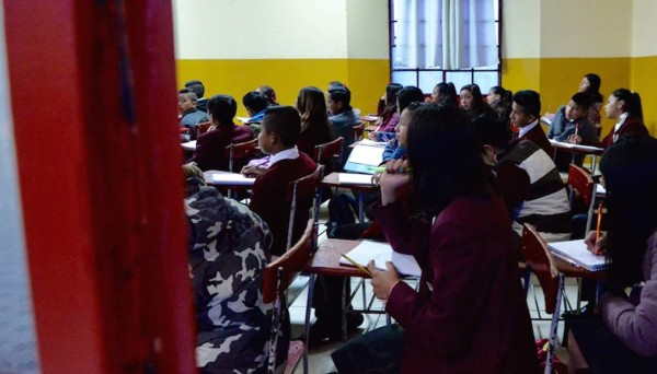 Más de 30 millones de alumnos del nivel básico al superior regresan a clases este lunes