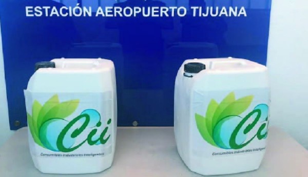 Aseguran en aeropuerto de Tijuana metanfetamina líquida enviada desde Culiacán