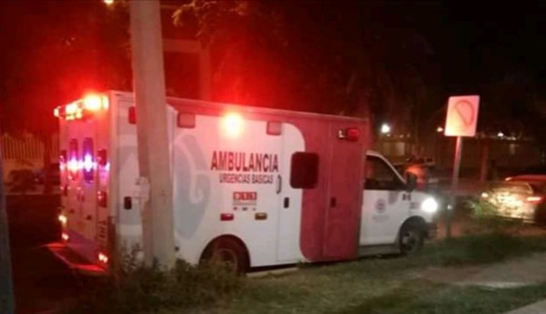 Cuatro personas lesionadas deja choque entre dos camiones en Mazatlán