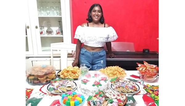 Danna Jazmín Tirado, recibe sus 16 a la mexicana