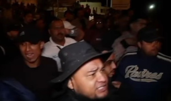 El Alcalde de Tijuana lanza odio a migrantes: los llama violentos, mariguanos; les niega derechos
