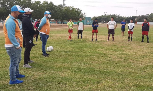 Mazatlán FC selecciona otros 15 futbolistas en segundo día de visoría en Villa Unión