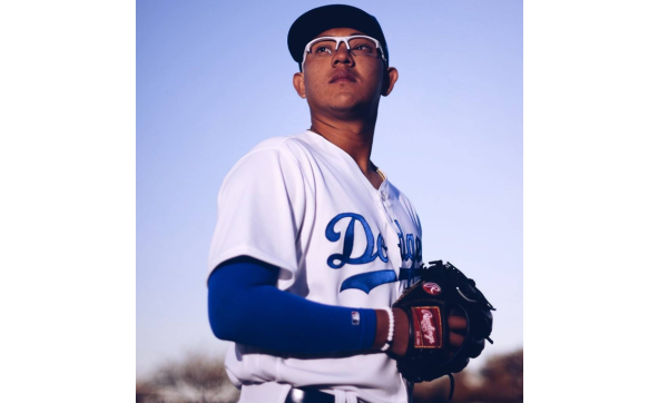 Julio Urías tendrá la oportunidad de incrementar su récord positivo en la postemporada de Grandes Ligas.