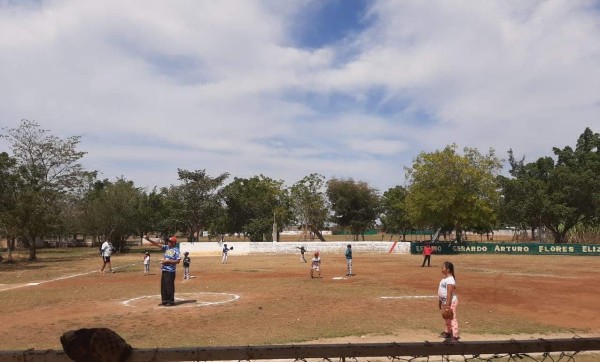 Emocionante la jornada de la Toronja este domingo en la Liga Infantil y Juvenil de Beisbol del Club Deportivo Pelikanos.